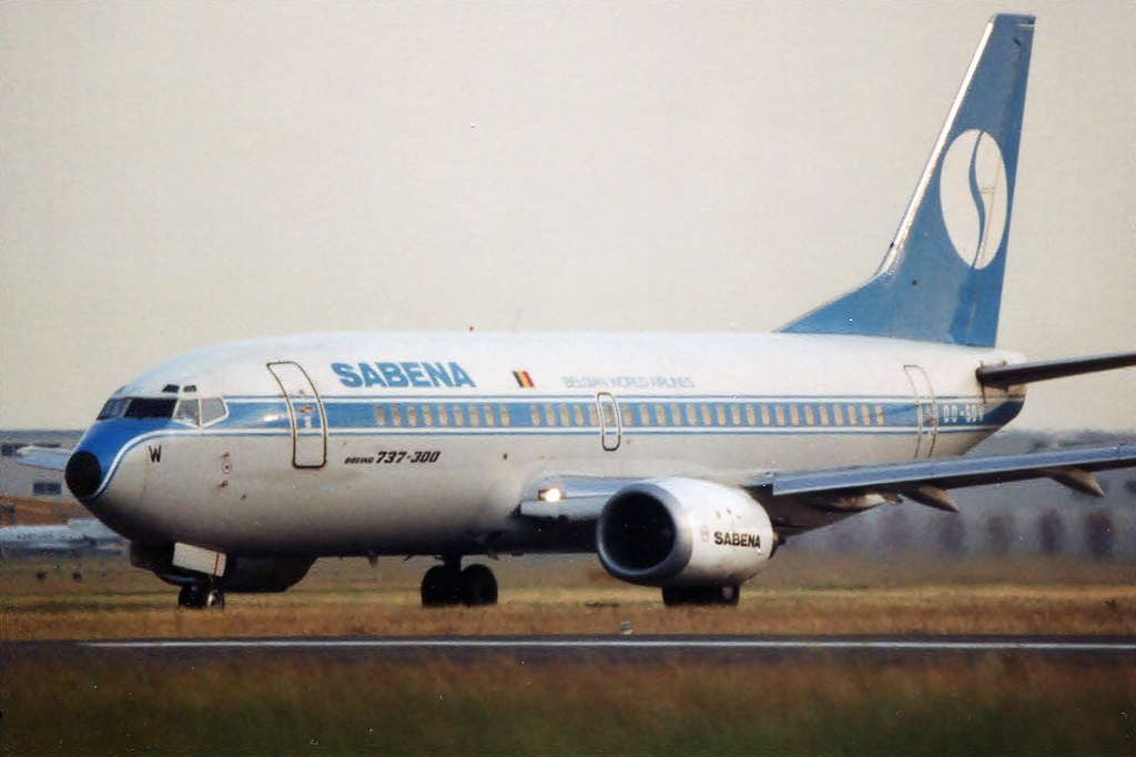 OO-SDW (23772) 1987 Boeing 737-329
