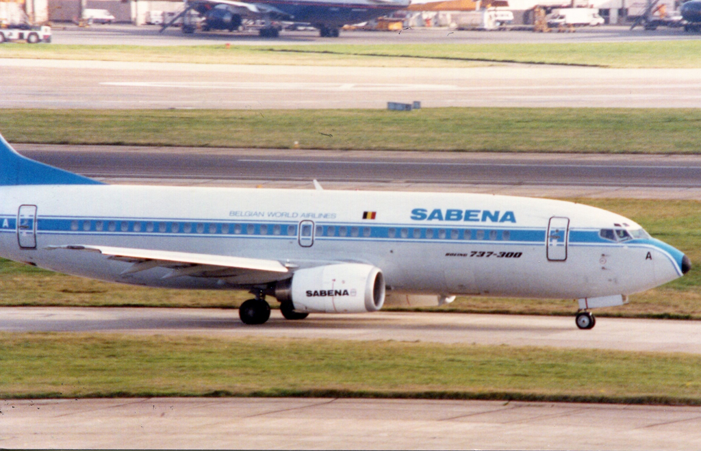 OO-SYA (24355) 1989 Boeing 737-329