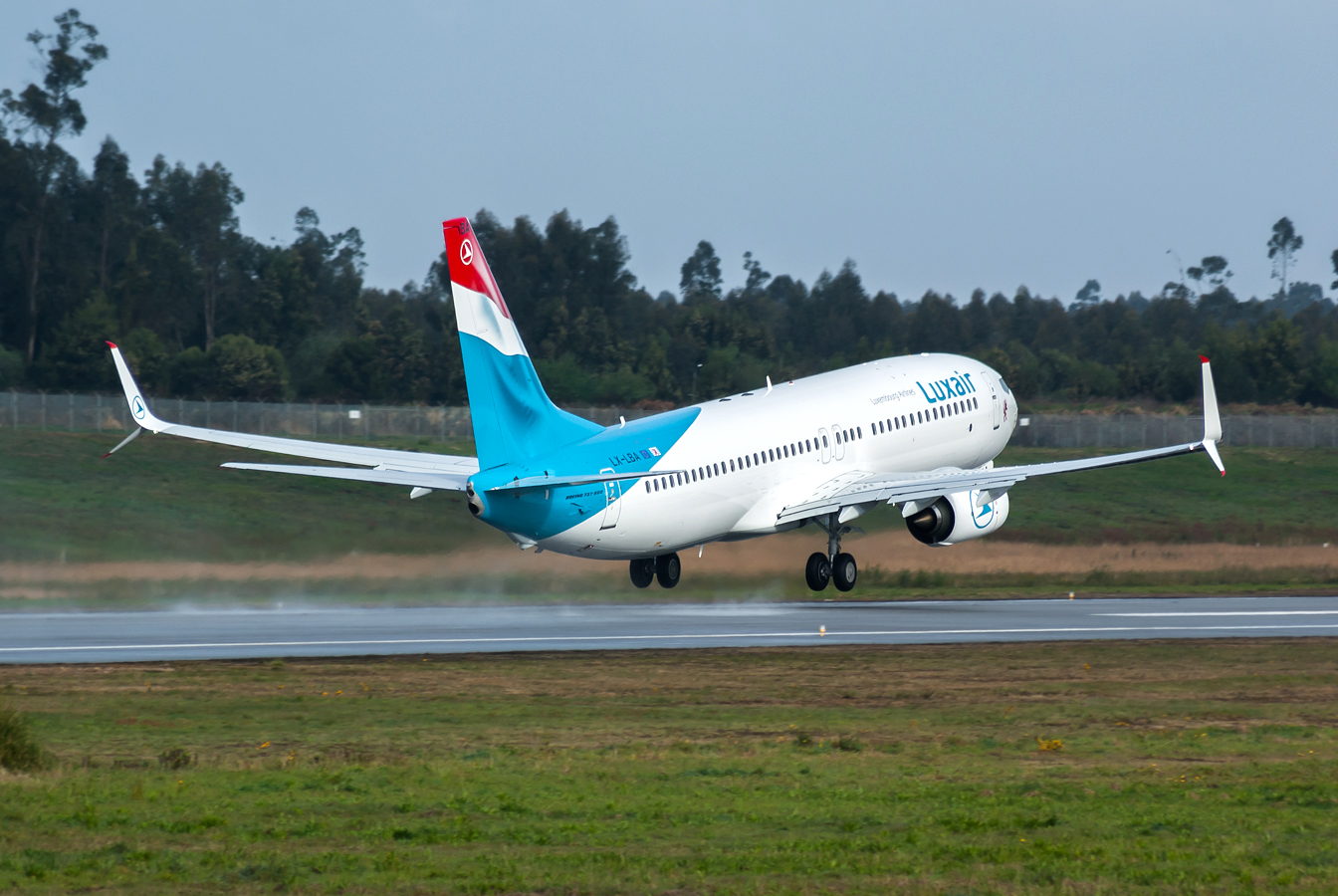 LX-LBA (43537) 2015 Boeing 737-8C9WL