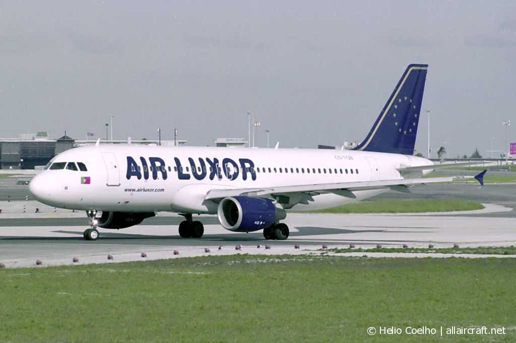CS-TQB (1450) 2001 Airbus A320-214