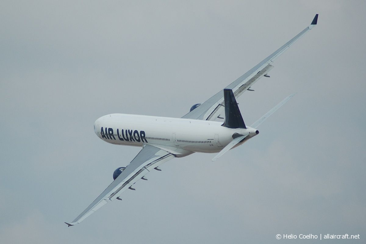 CS-TQF (087) 1995 Airbus A330-322