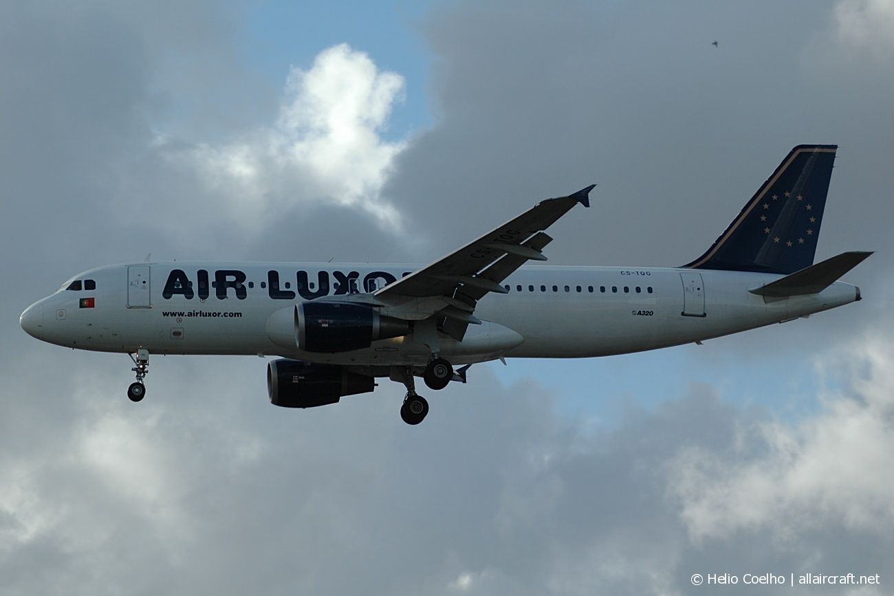 CS-TQG (022) 1988 Airbus A320-211