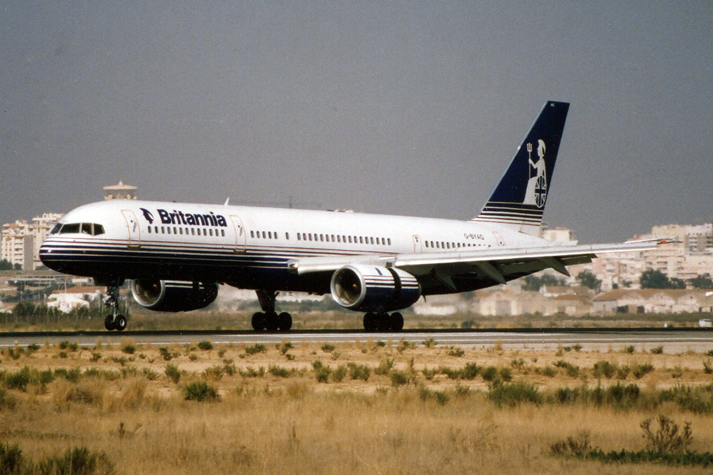 G-BYAG (cn 26965) Boeing 757-204
