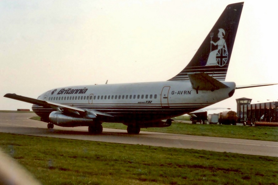 G-AVRN (cn 19711) Boeing 737-204