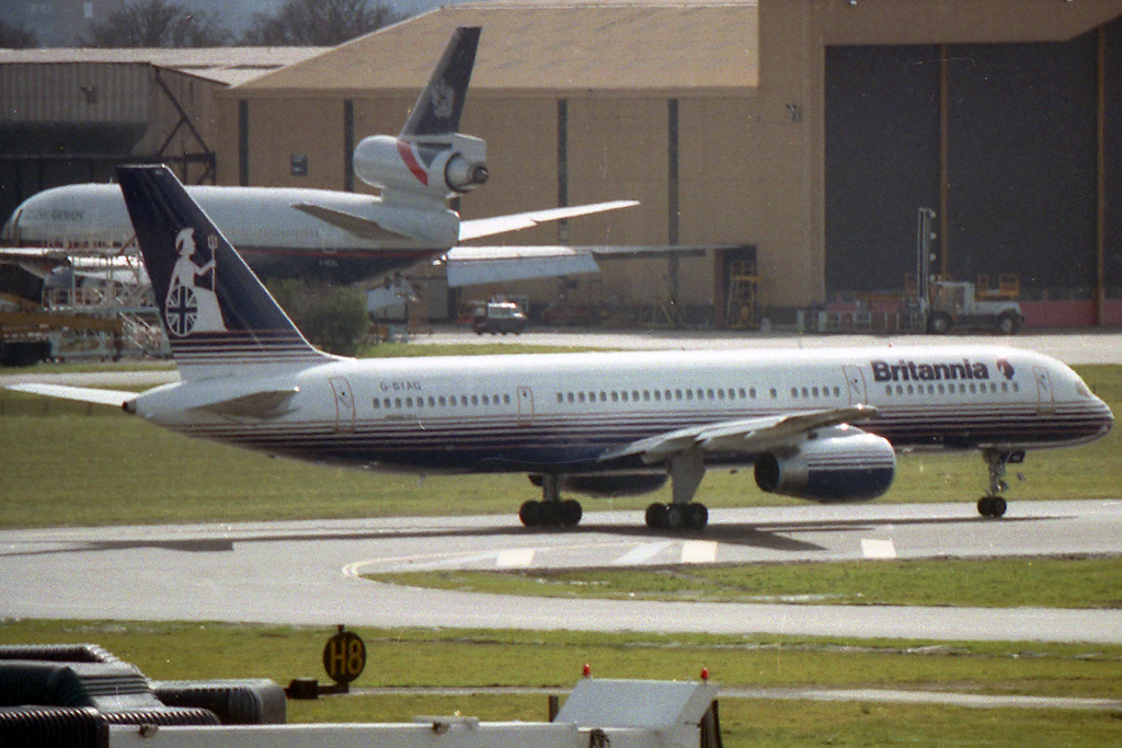 G-BYAG (cn 26965) Boeing 757-204