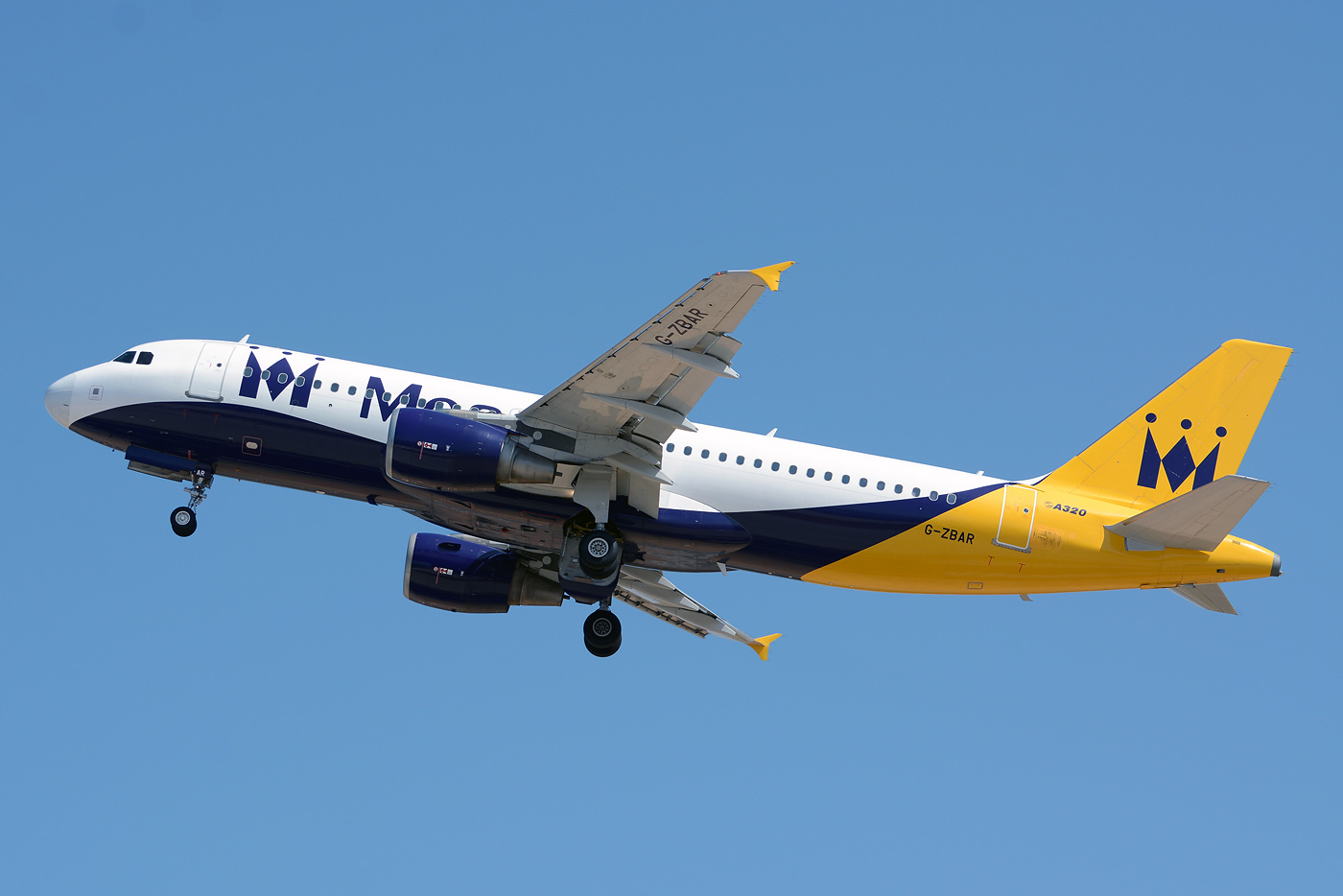 G-ZBAR (2142) 2003 Airbus A320-214