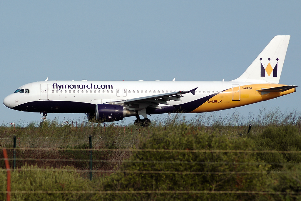 G-MRJK (1081) 1999 Airbus A320-214