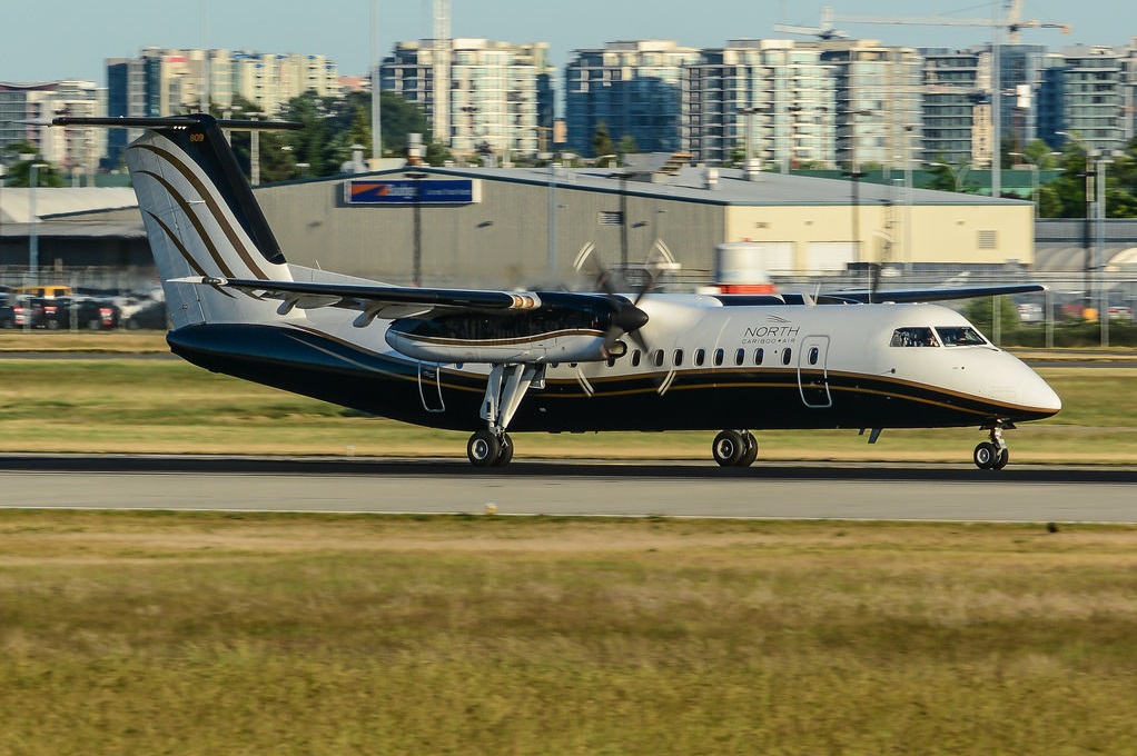 C-FNXN (464) 1997 DeHavilland Canada DHC-8-300