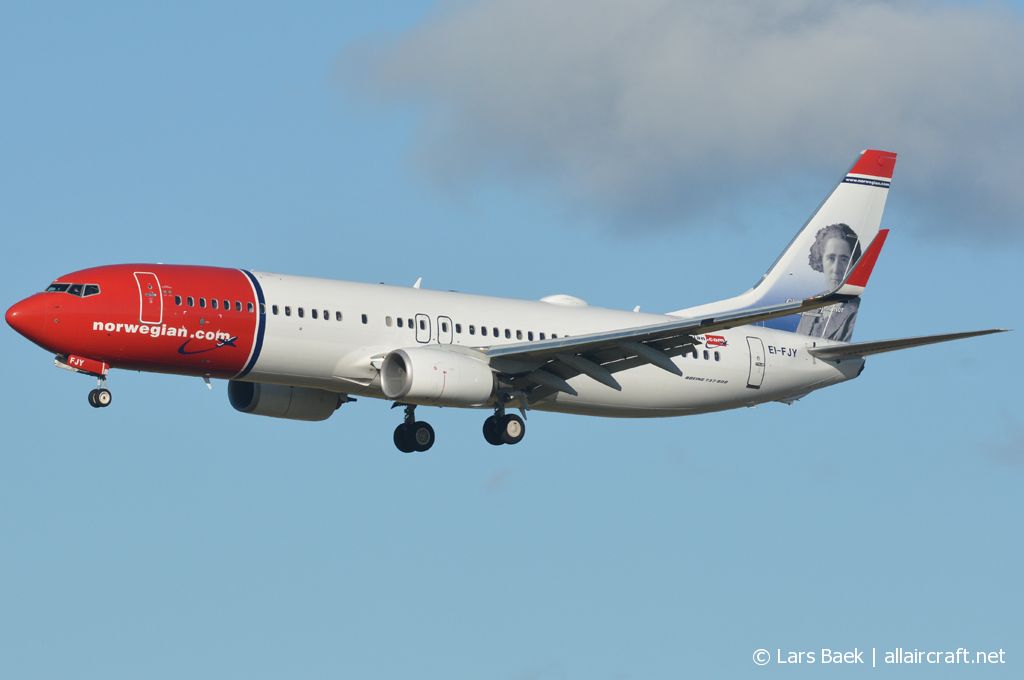 EI-FJY (42272) 2016 Boeing 737-8JP WL