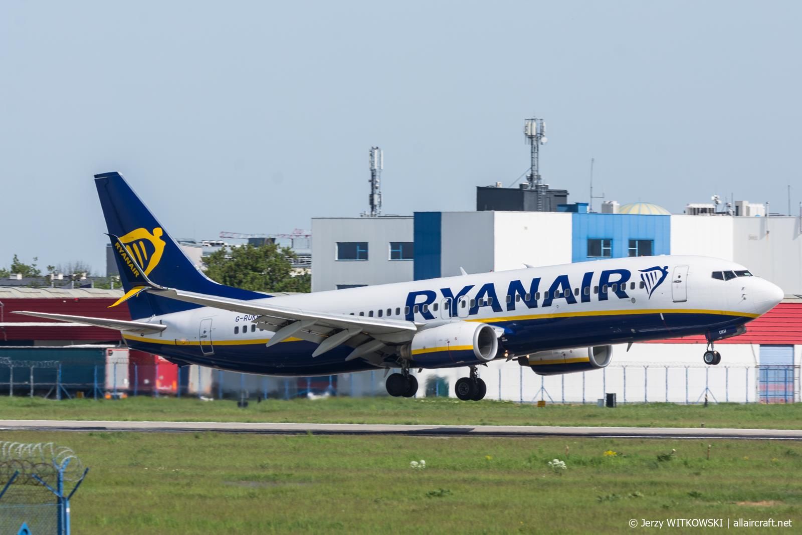 G-RUKH (33640) 2007 Boeing 737-8AS(WL)