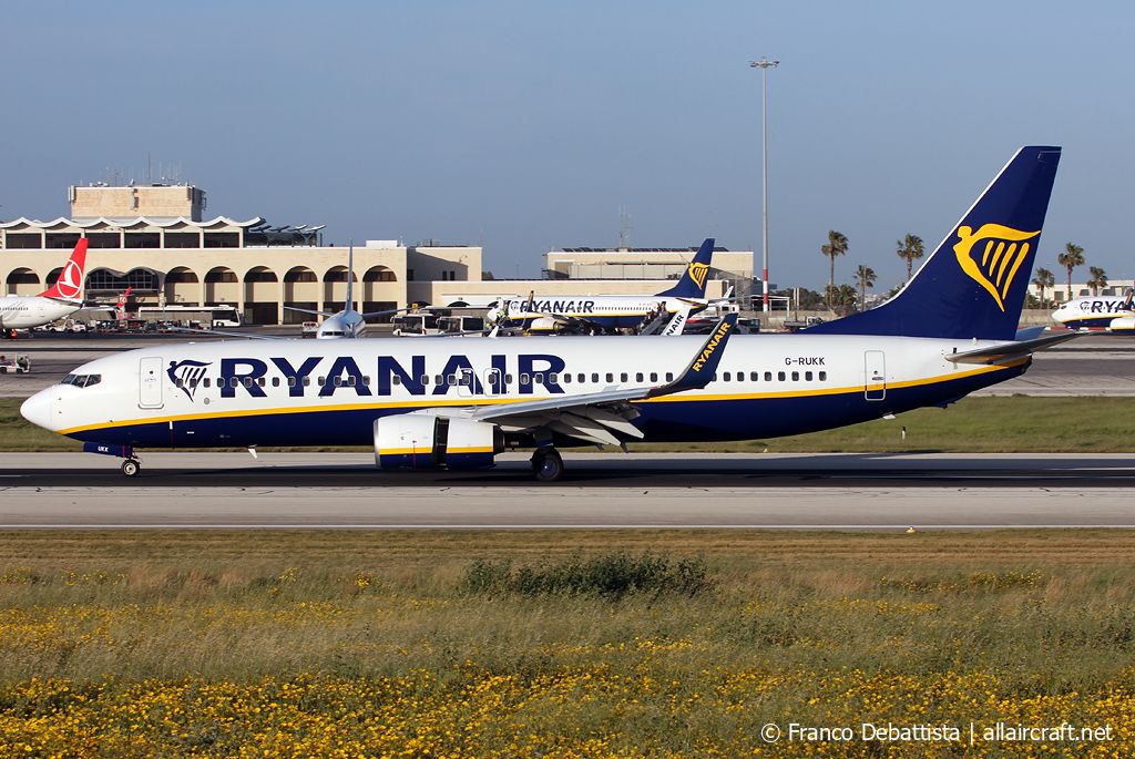 G-RUKK (37526) 2009 Boeing 737-8AS(WL)