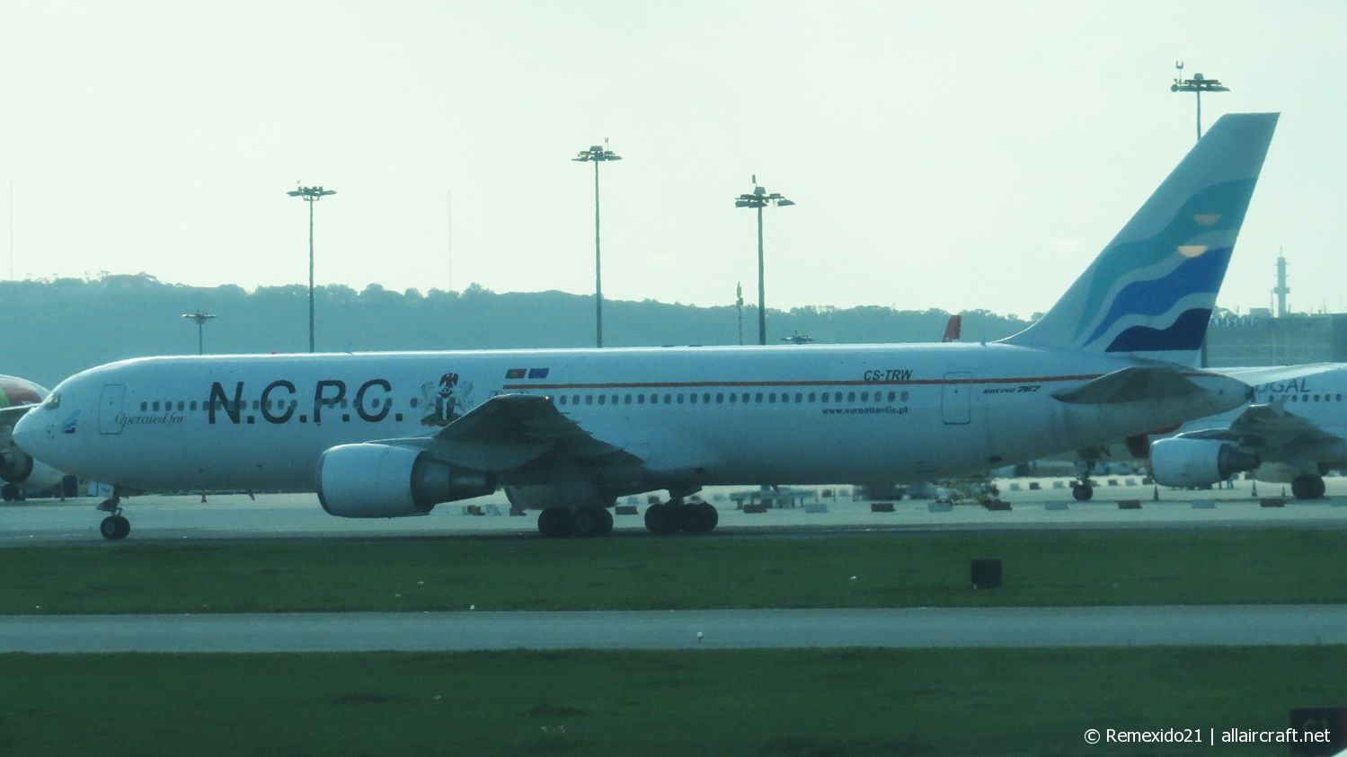 CS-TRW (24865) Boeing 767-35D/ER