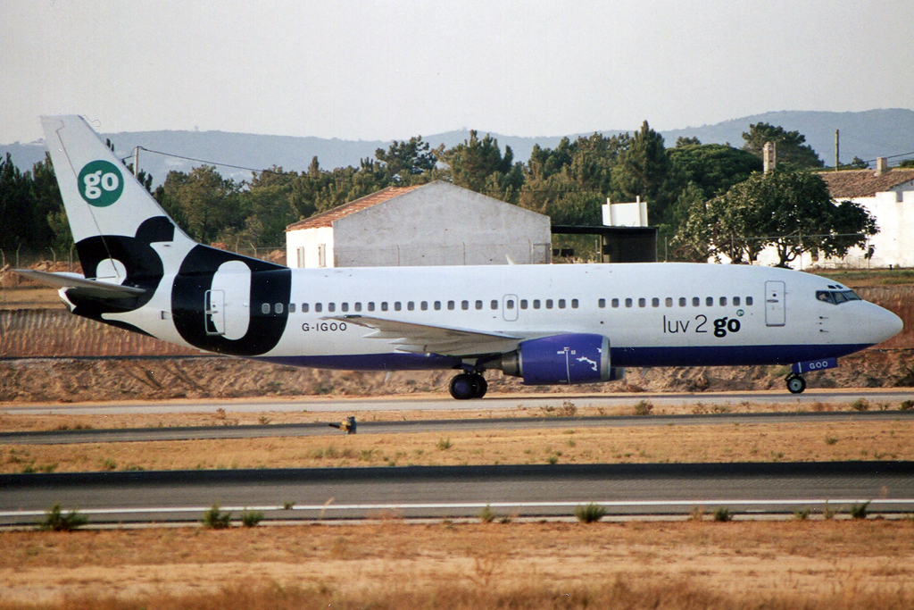G-IGOO (28557) 1997 Boeing 737-36N