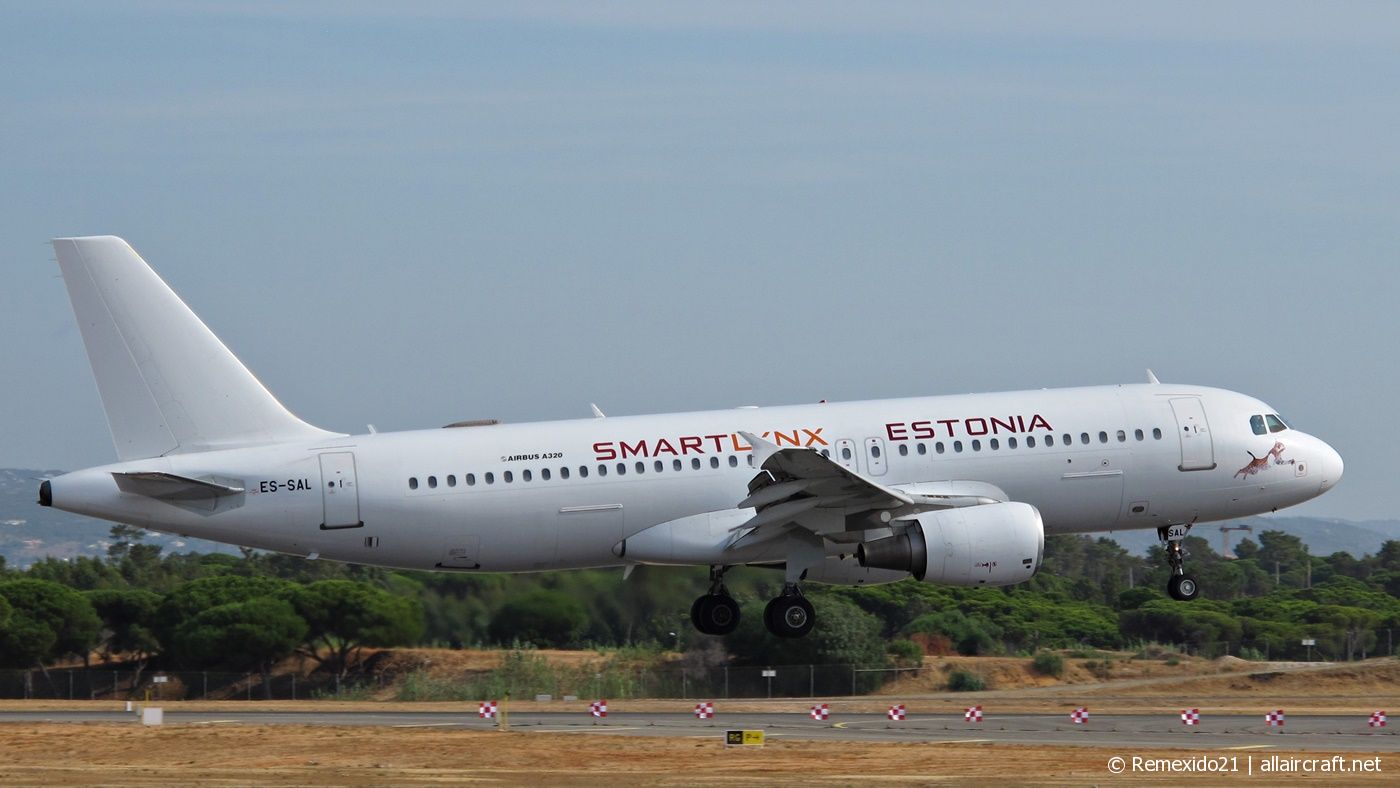 ES-SAL (566) 1995 Airbus A320-214