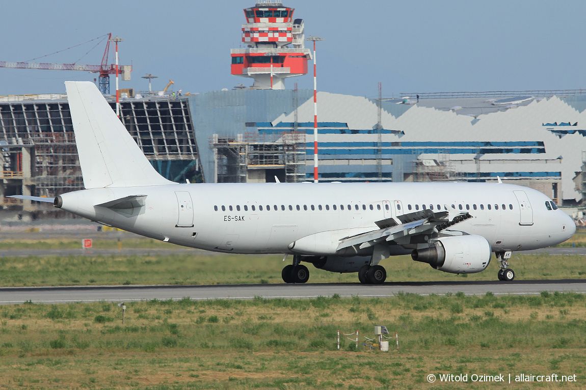 ES-SAK (cn 888) Airbus A320-214