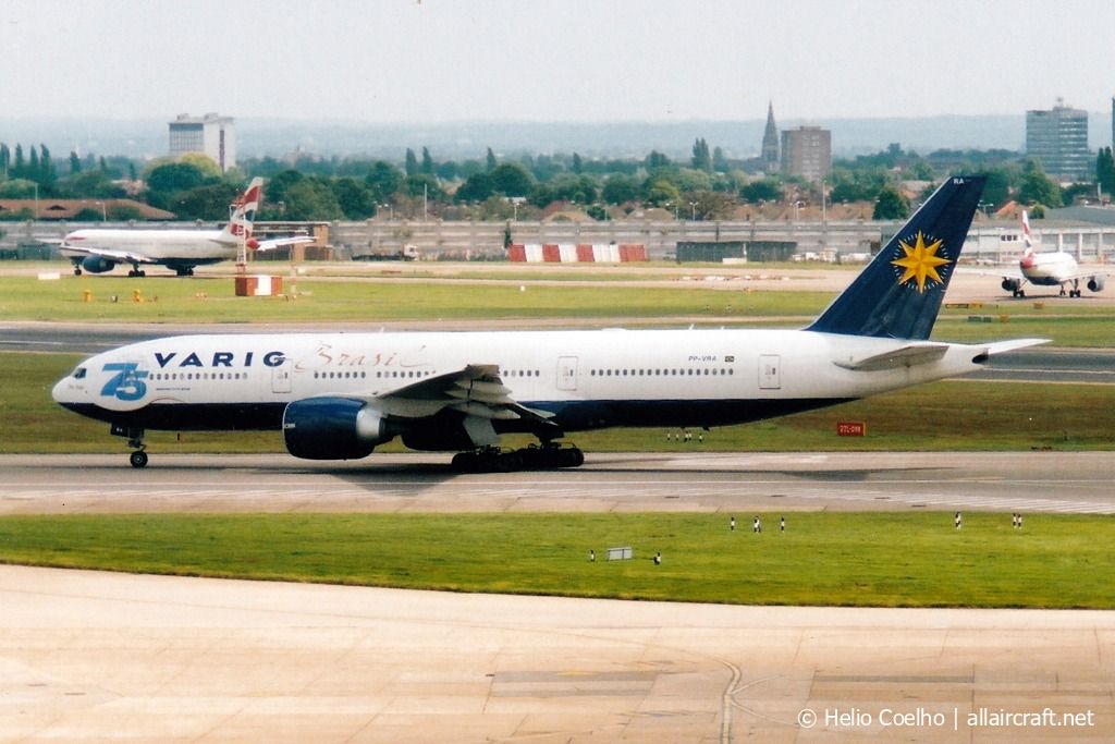 PP-VRA (28689) 2001 Boeing 777-2Q8ER