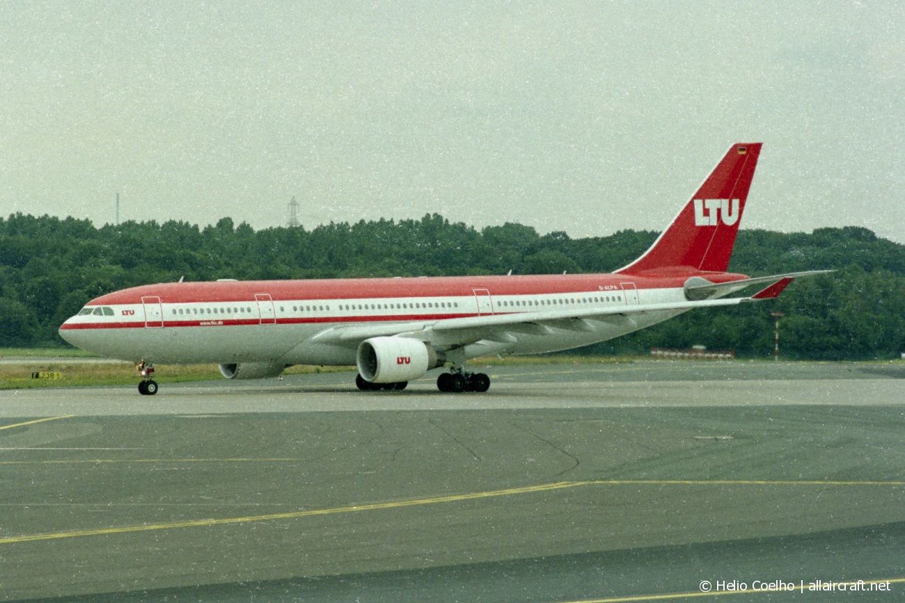 D-ALPA (403) 2001 Airbus A330-223