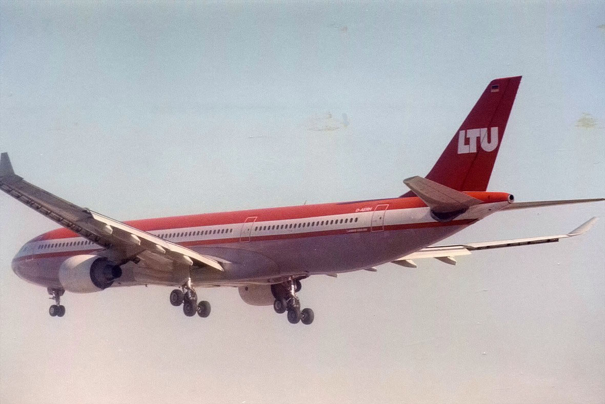 D-AERH (087) 1995 Airbus A330-322