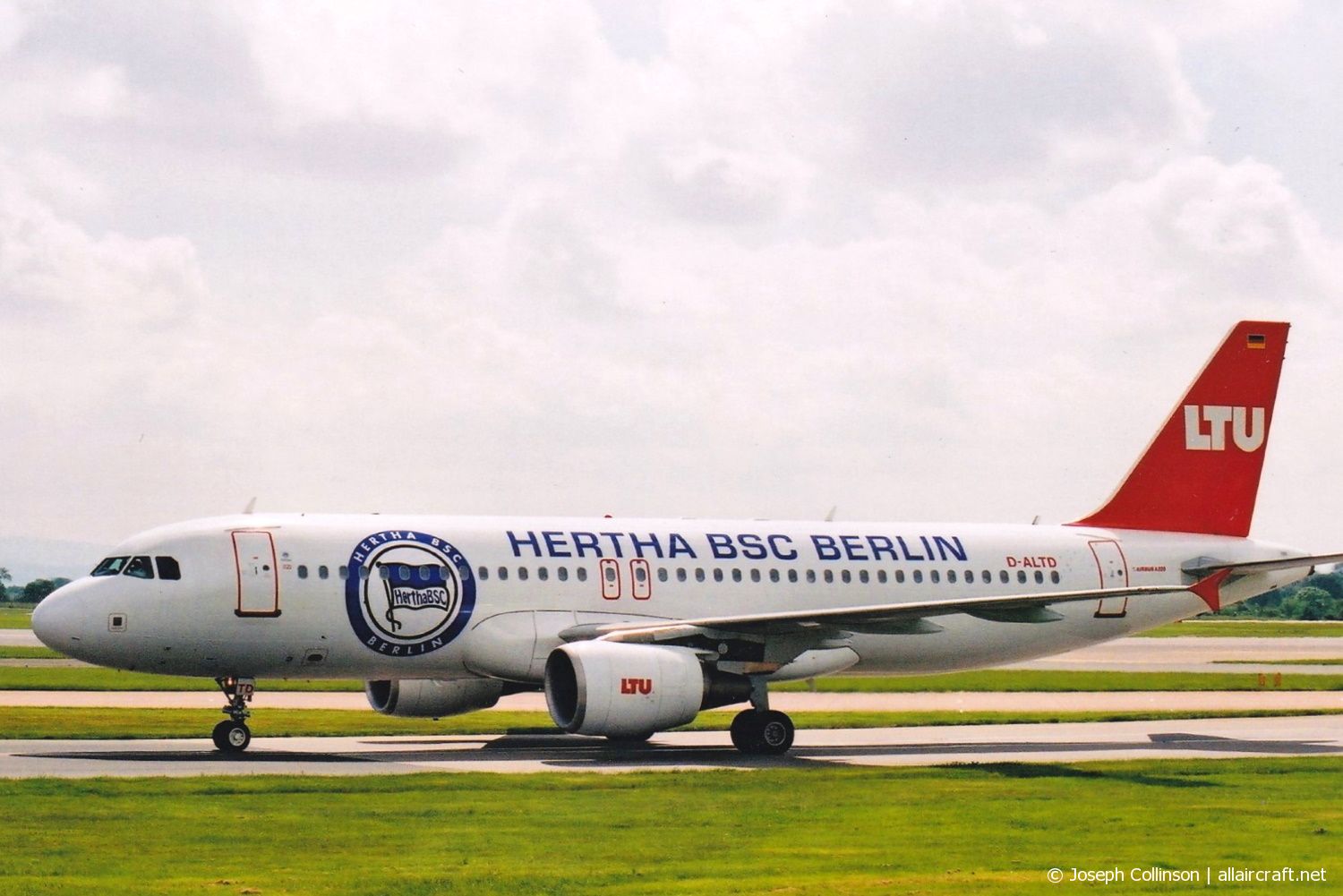 D-ALTD (1493) 2001 Airbus A320-214