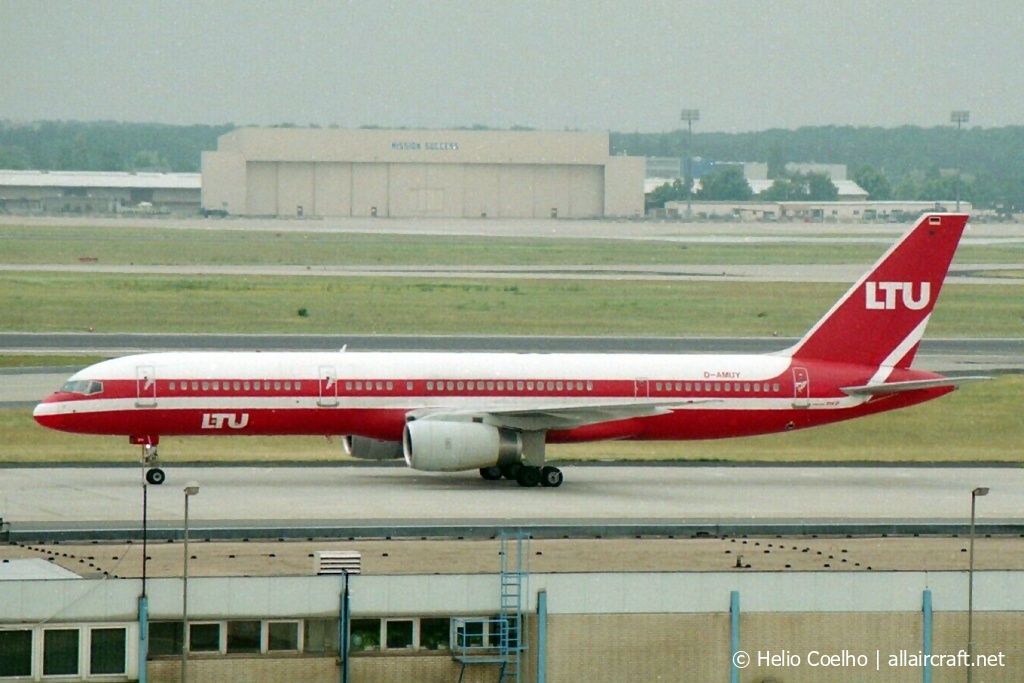 D-AMUY (24176) 1988 Boeing 757-2G5