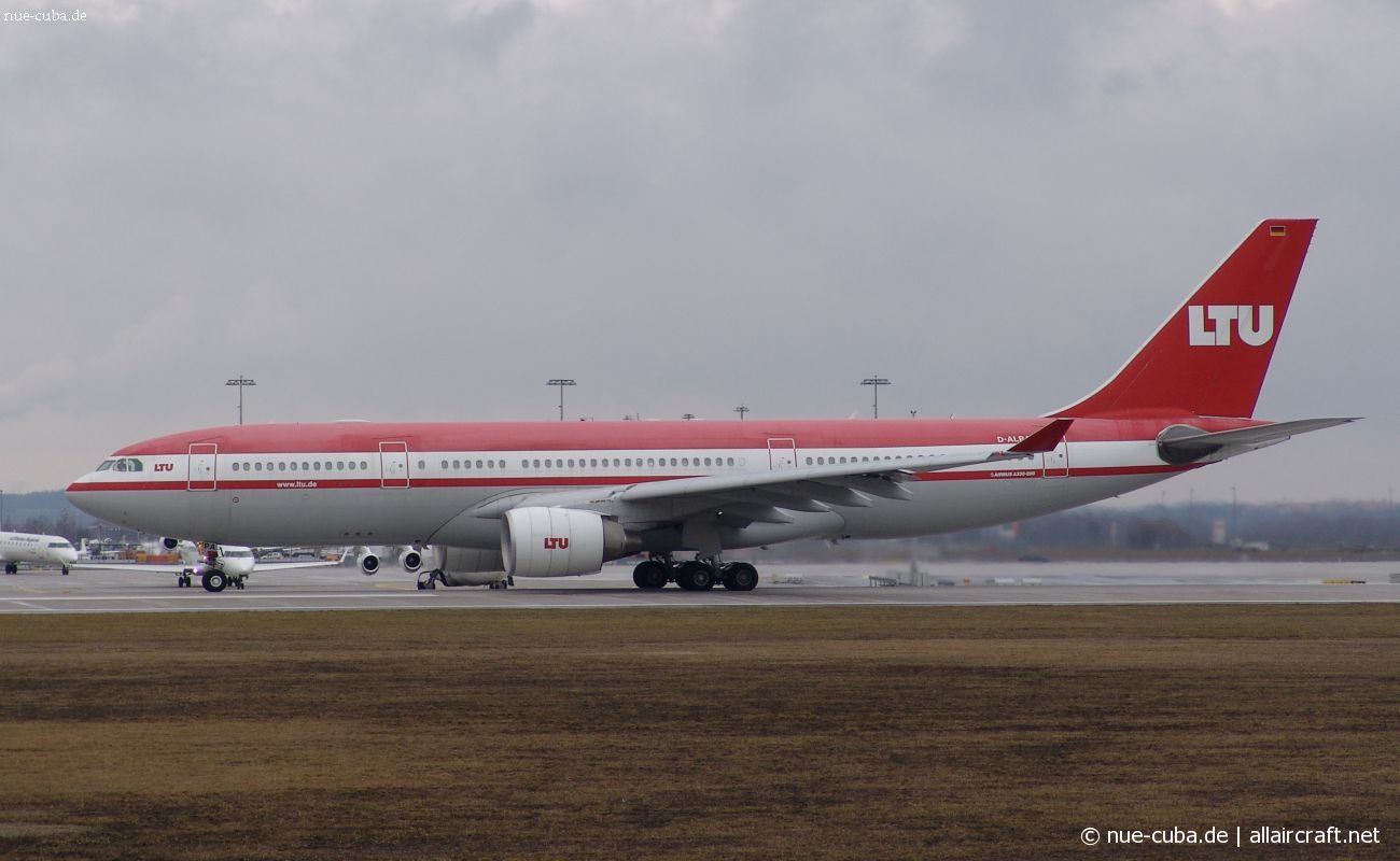 D-ALPA (403) 2001 Airbus A330-223