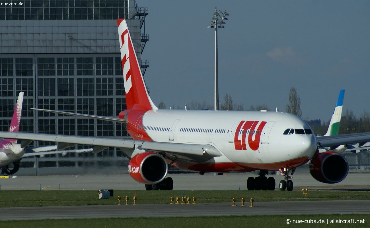 D-ALPA (403) 2001 Airbus A330-223