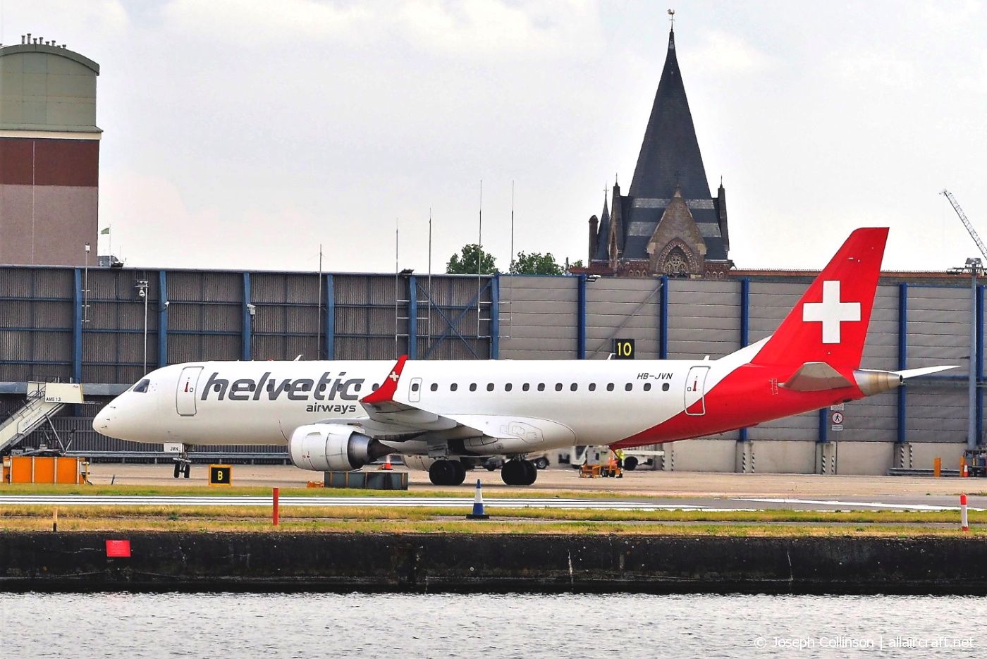 HB-JVN (cn 19000285) Embraer 190-100LR