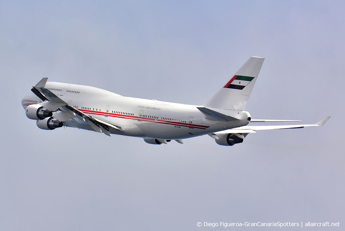 A6-COM (25074) 1991 Boeing 747-433(M)