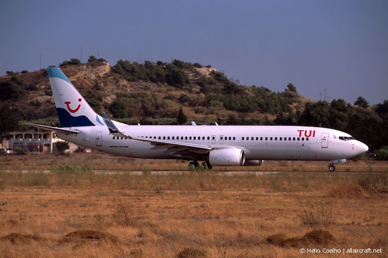CS-TQU (30646) 2002 Boeing 737-8K2(WL)
