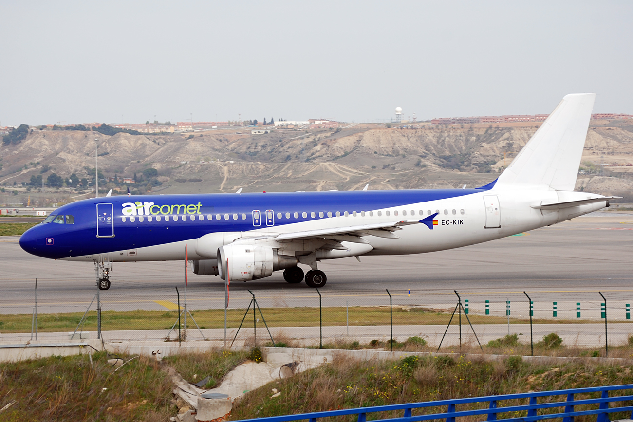 EC-KIK (662) 1997 Airbus A320-211