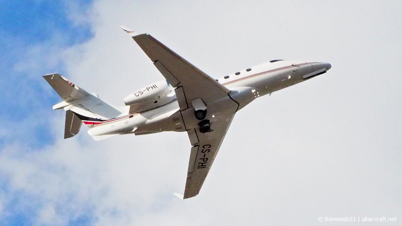 CS-PHI (cn 50500332) Embraer 505 Phenom