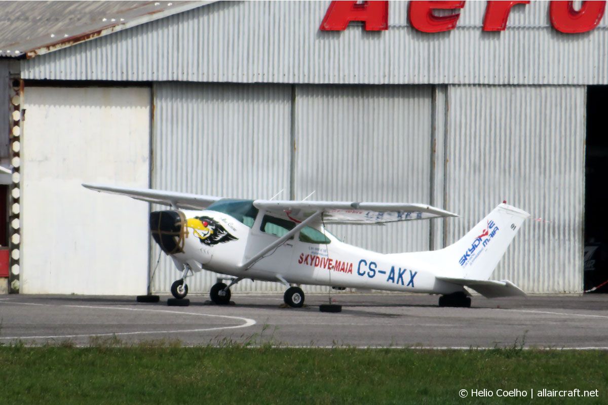 CS-AKX (cn 18259880) Cessna 182M Skylane