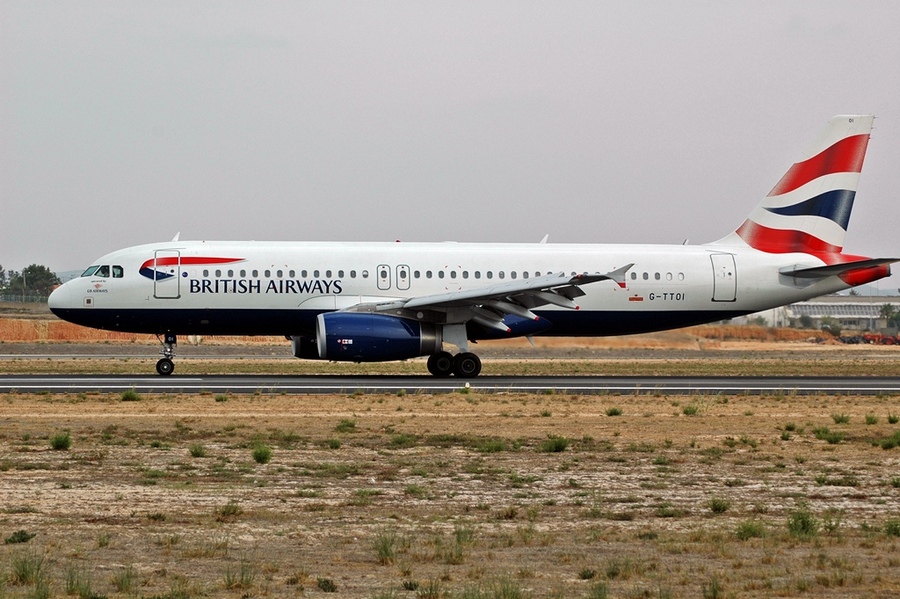 G-TTOI · Airbus A320-232 · (FAO / LPFR)
