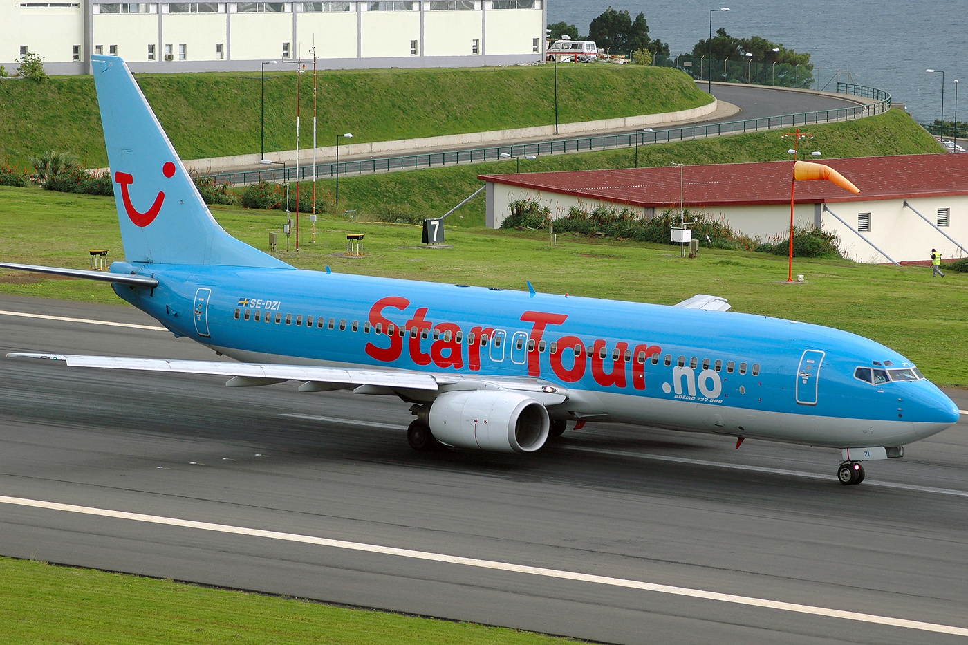SE-DZI (cn 28229) Boeing 737-804