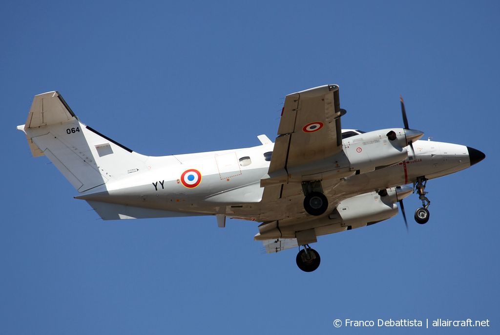 064 (121064) Embraer EMB-121AA Xingu