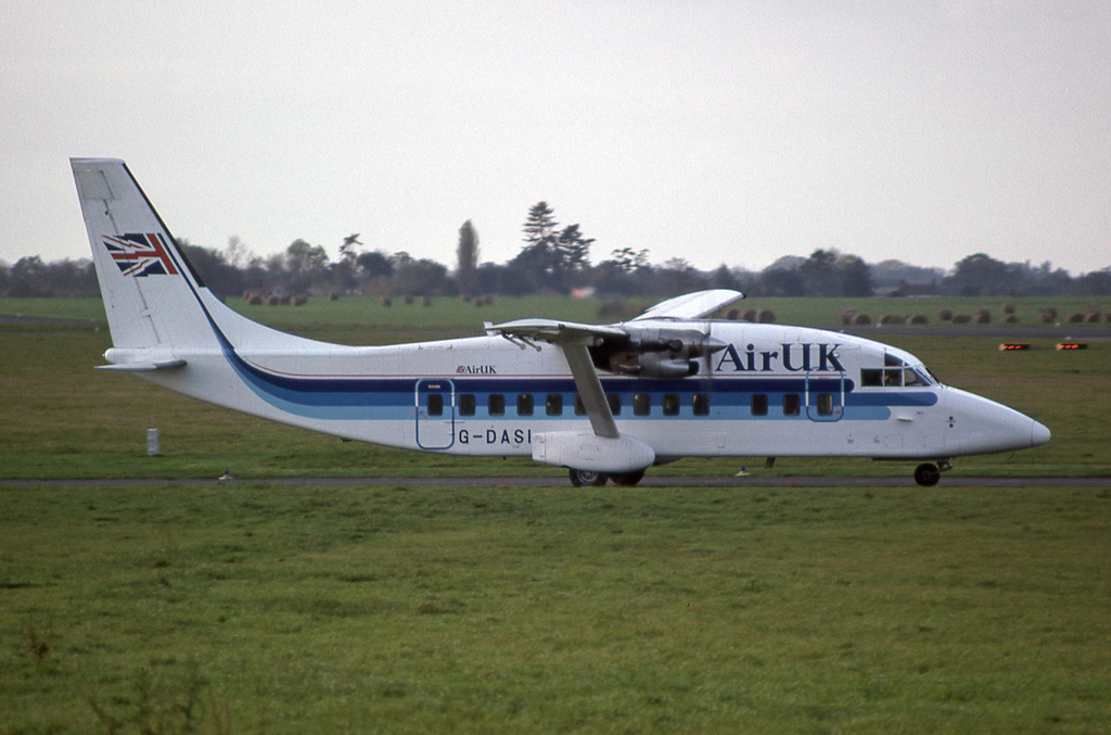 G-DASI (SH3606) 1983 Short 360-100