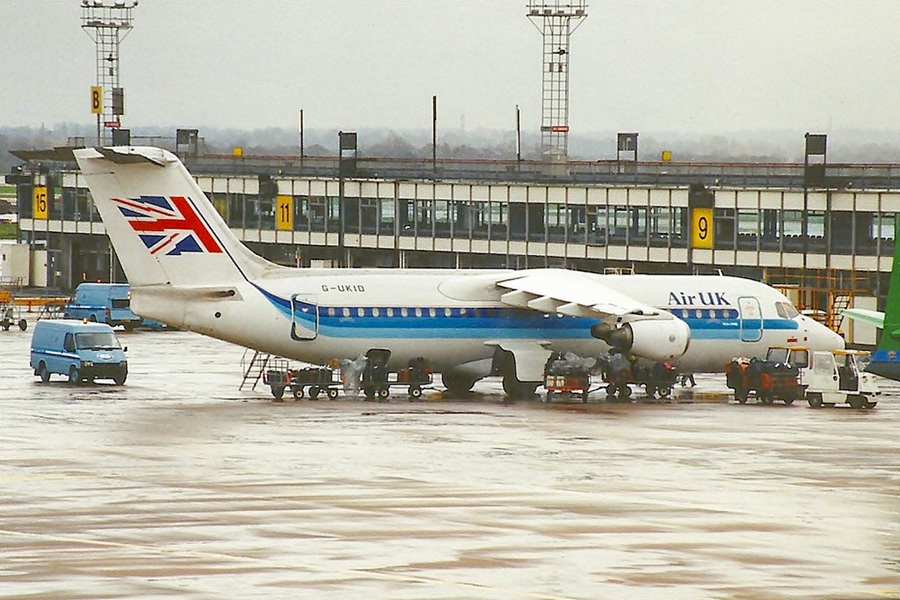 G-UKID (E3157) 1990 BAe-146-300