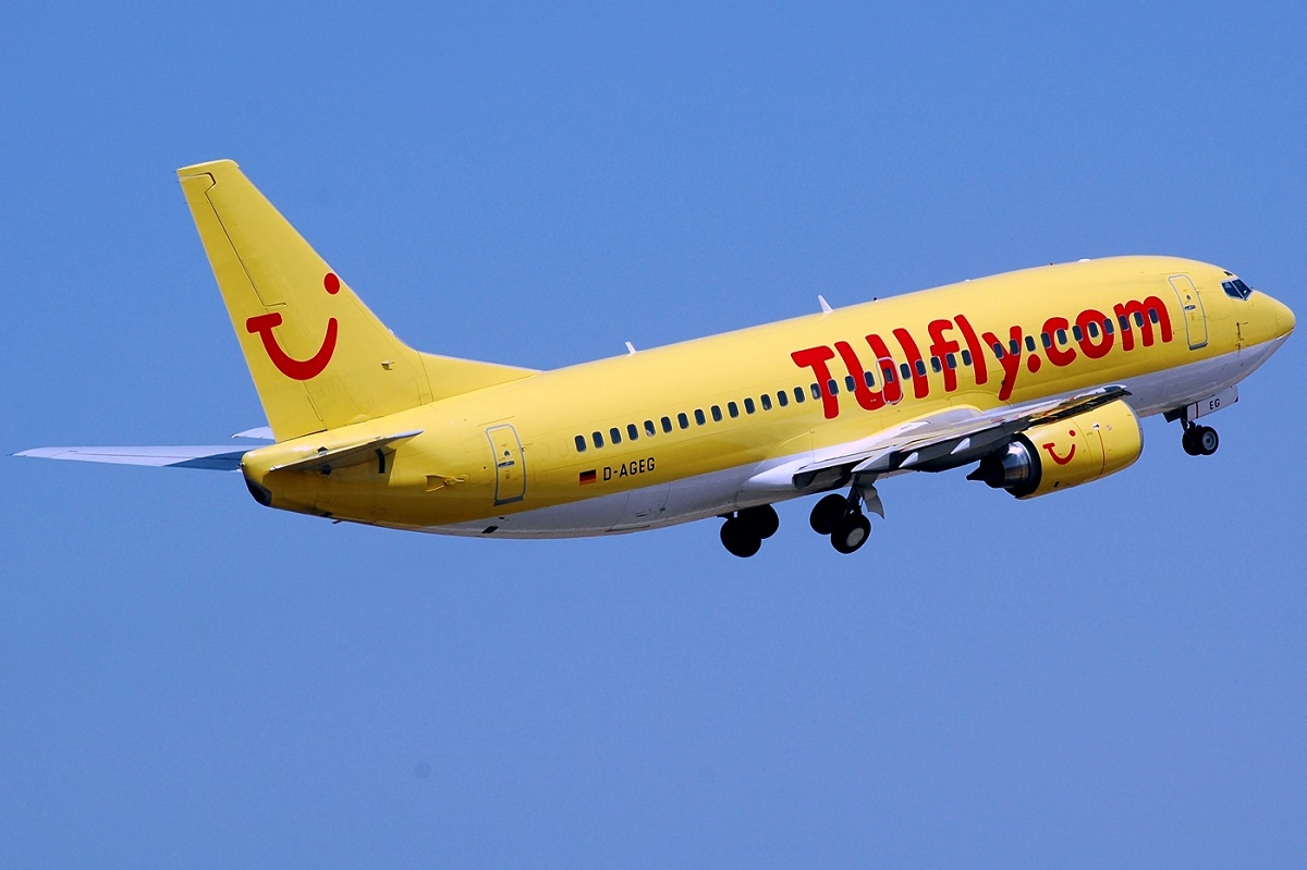 D-AGEG, (cn 24237/1624), Boeing 737-35B