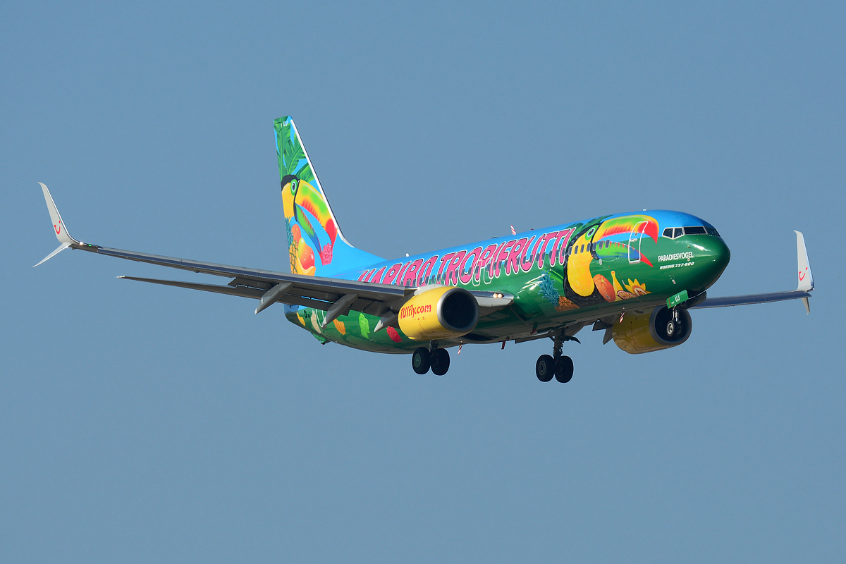 D-ATUJ, (cn 39923), Boeing 737-8K5