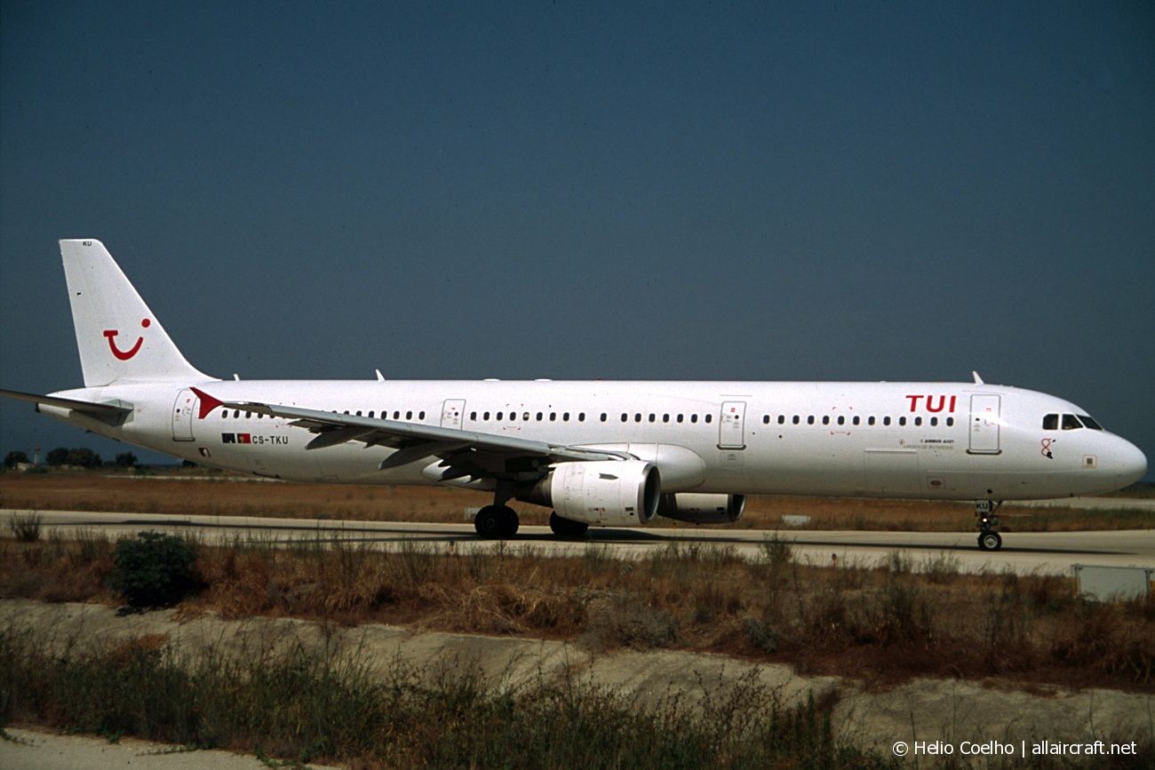 CS-TKU (1607) 2003 Airbus A321-211