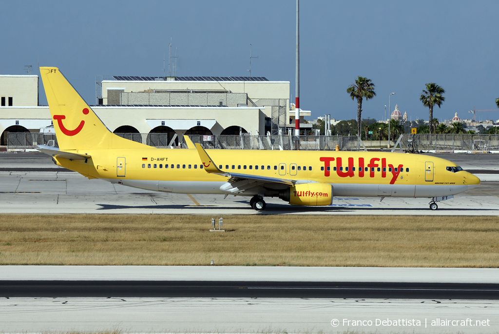D-AHFT (30413) 2000 Boeing 737-8K5(WL)