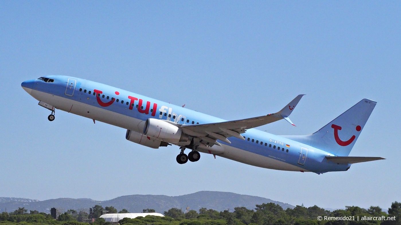 D-ATYC (37259) 2011 Boeing 737-8K5(WL)
