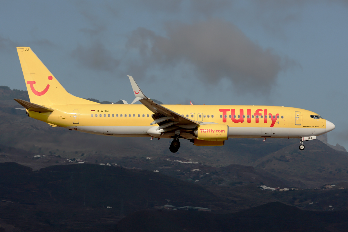 D-ATUJ, (cn 39923), Boeing 737-8K5