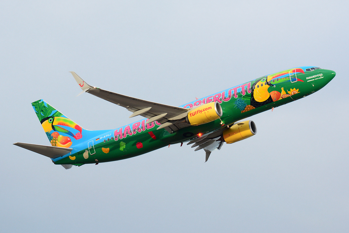D-ATUJ, (cn 39923), Boeing 737-8K5