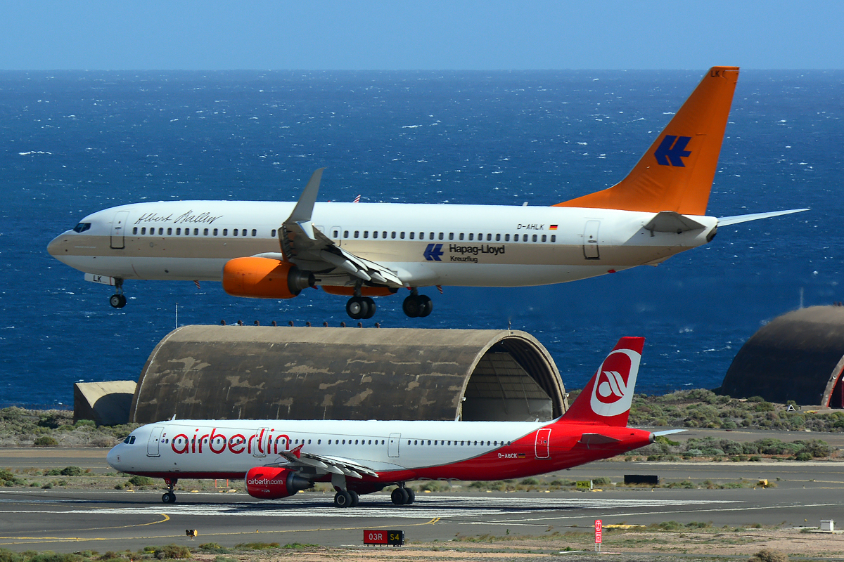 D-AHLK (35143) 2008 Boeing 737-8K5(WL)