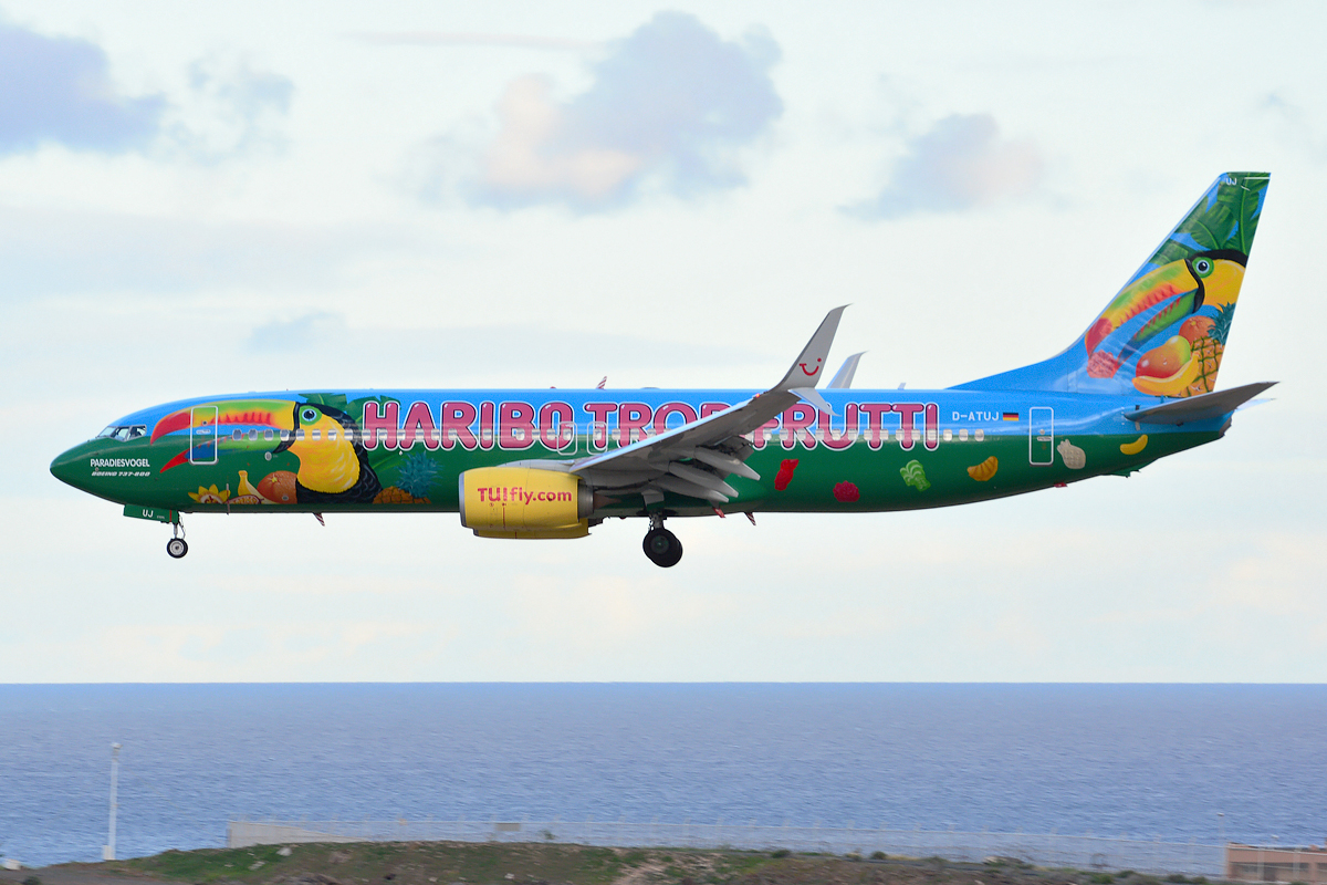 D-ATUJ, (cn 39923), Boeing 737-8K5