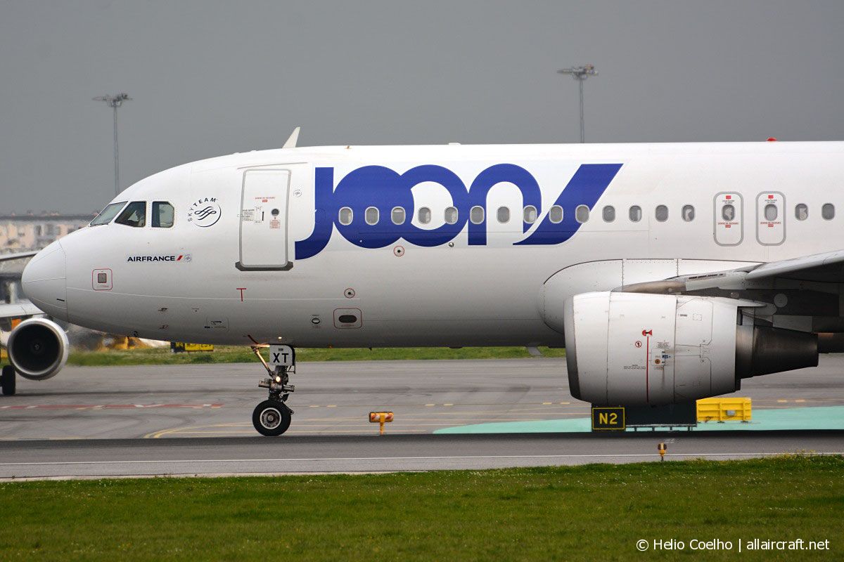 F-GKXT (3859) 2009 Airbus A320-214