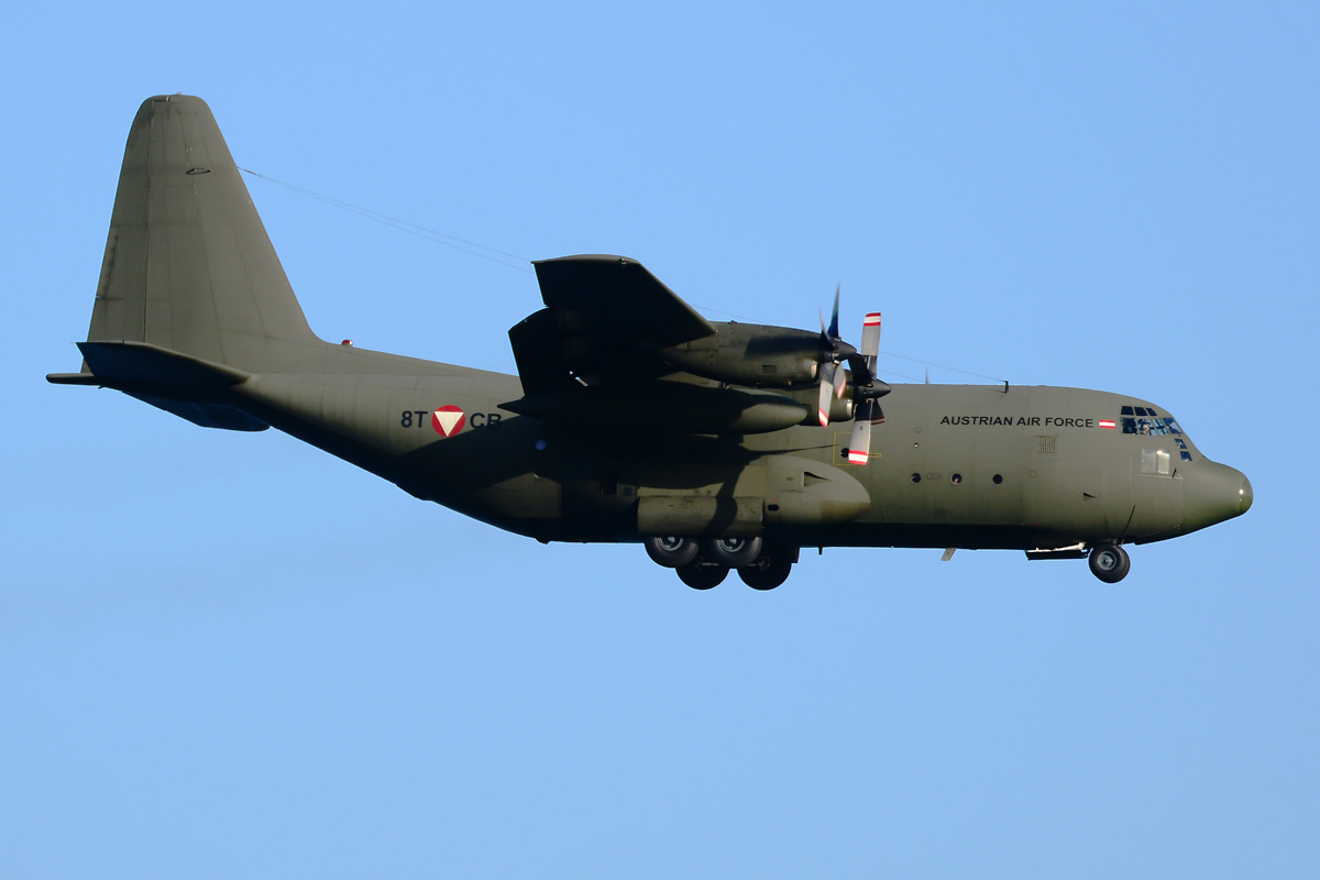 8T-CB (382-4256) Lockheed C-130K Hercules