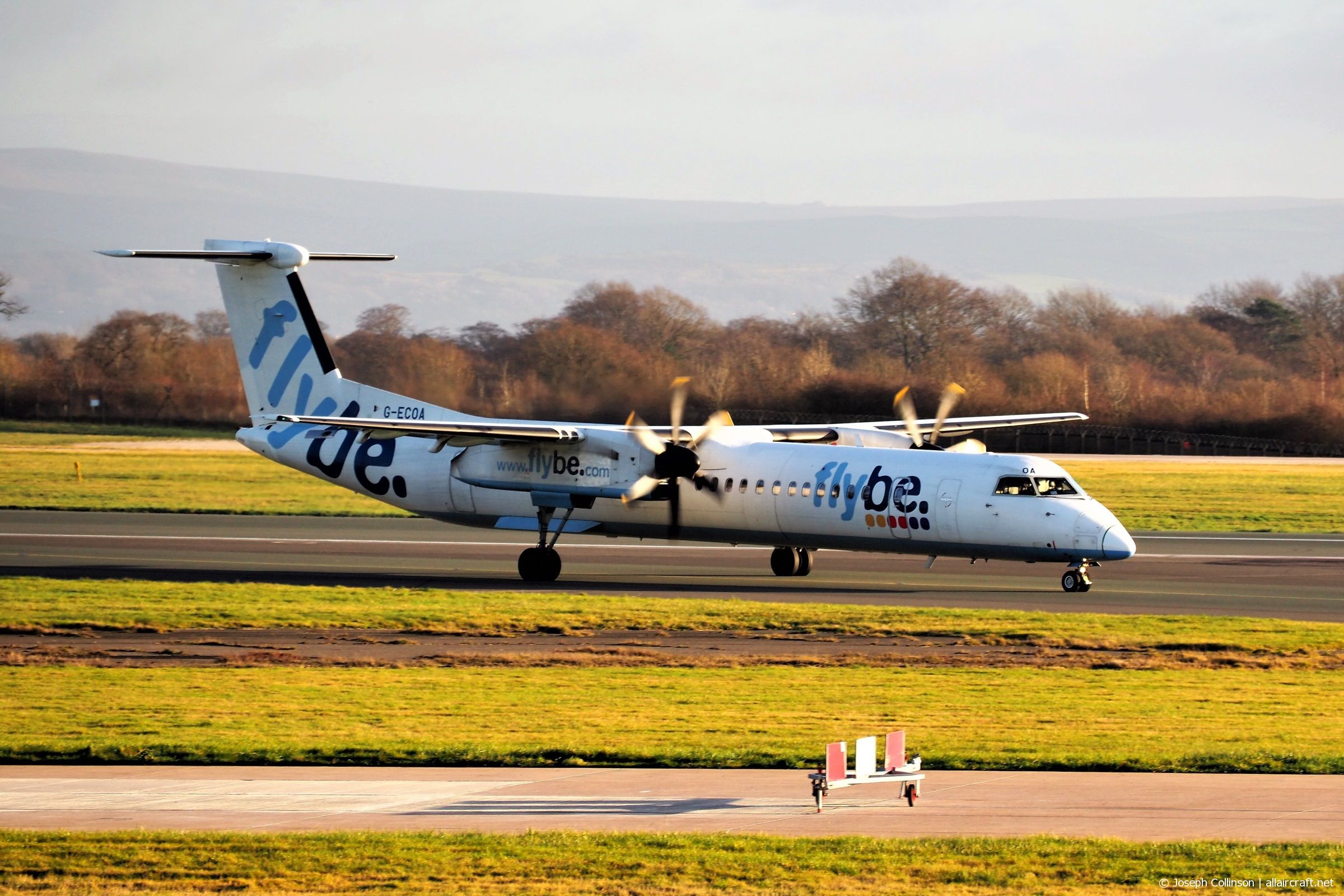 G-ECOA (4180) Bombardier Dash 8-Q402