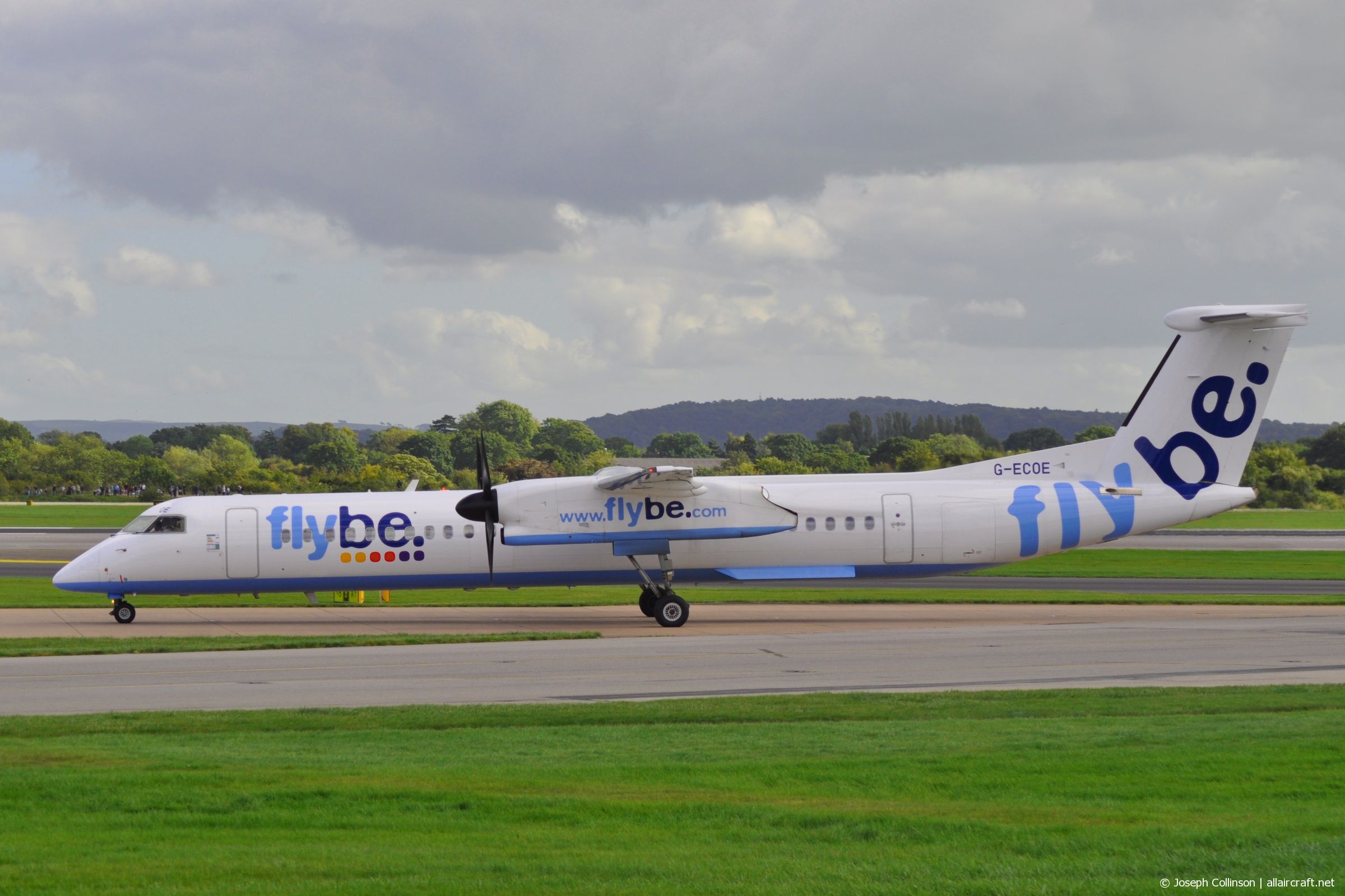 G-ECOE (4212) Bombardier Dash 8-Q402